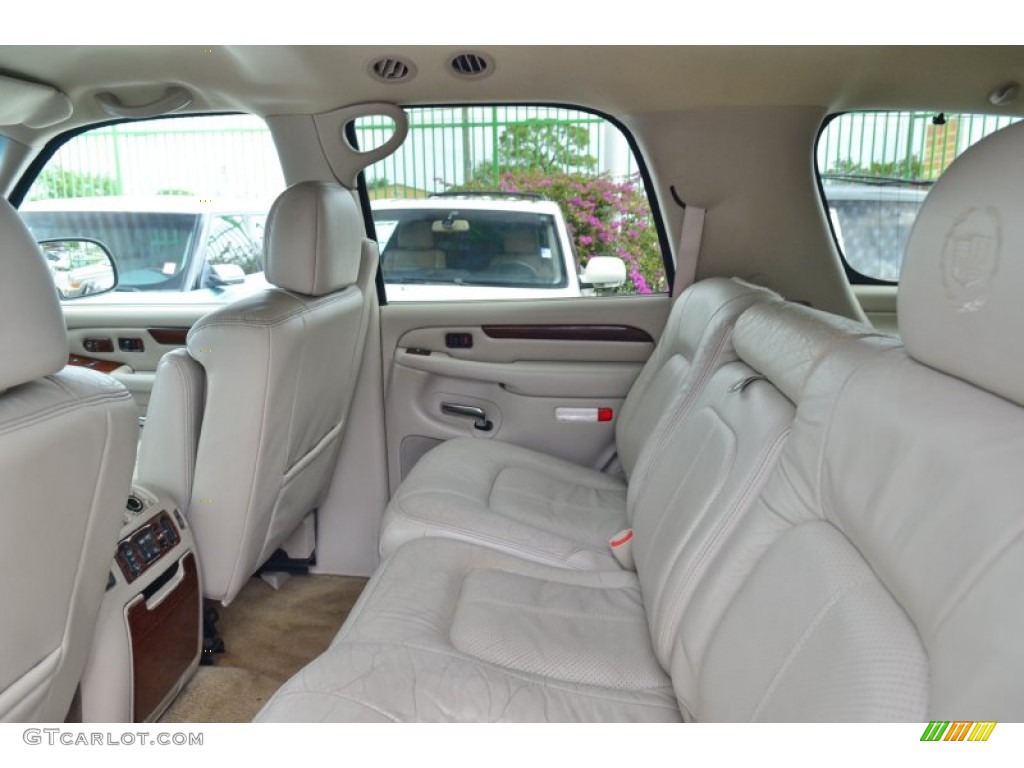 2002 Escalade AWD - Silver Sand / Shale photo #38