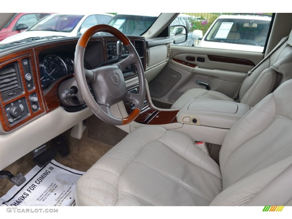 2002 Escalade AWD - Silver Sand / Shale photo #41