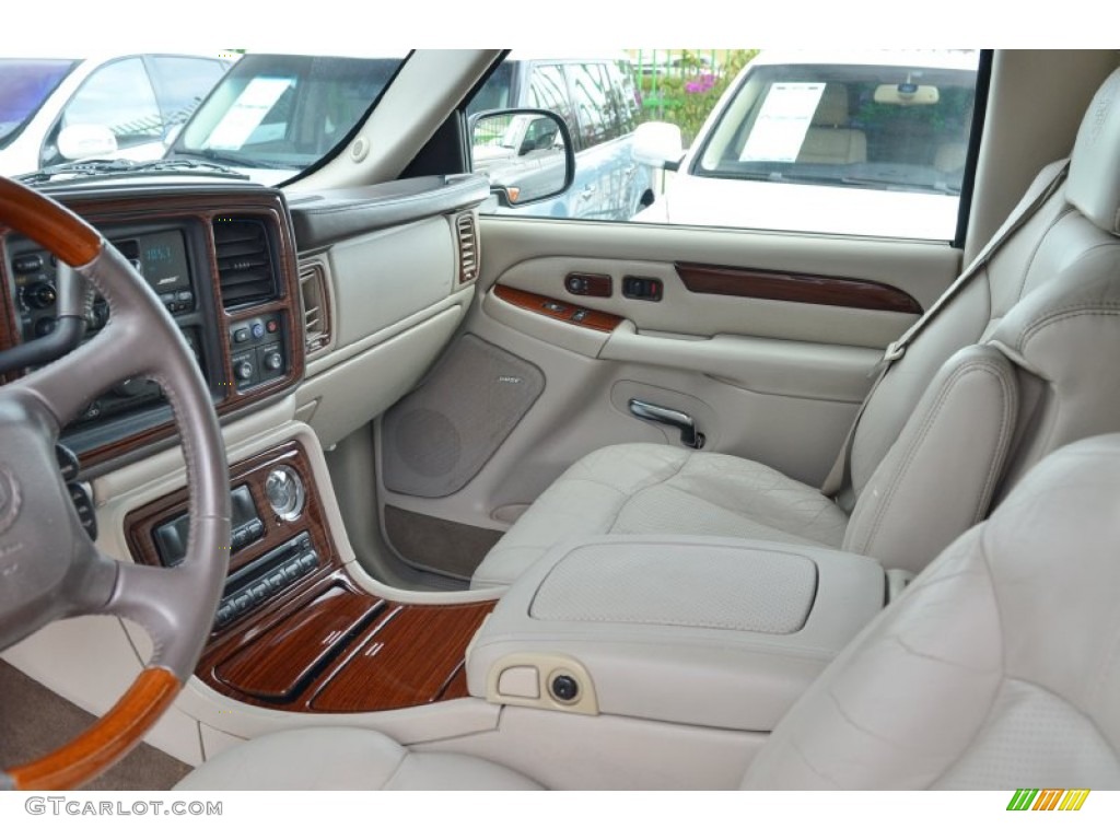 2002 Escalade AWD - Silver Sand / Shale photo #42