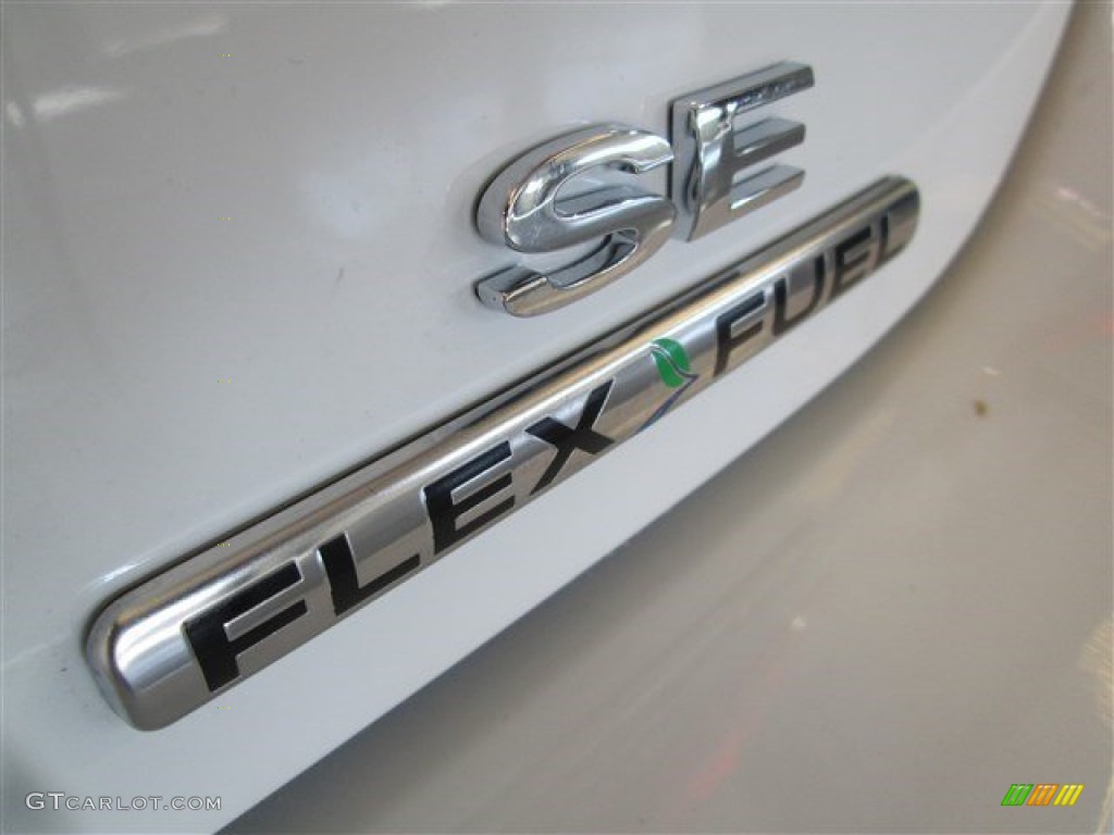 2015 Focus SE Sedan - Oxford White / Charcoal Black photo #7