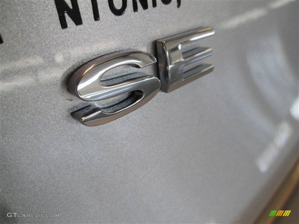 2015 Fiesta SE Sedan - Ingot Silver Metallic / Charcoal Black photo #7
