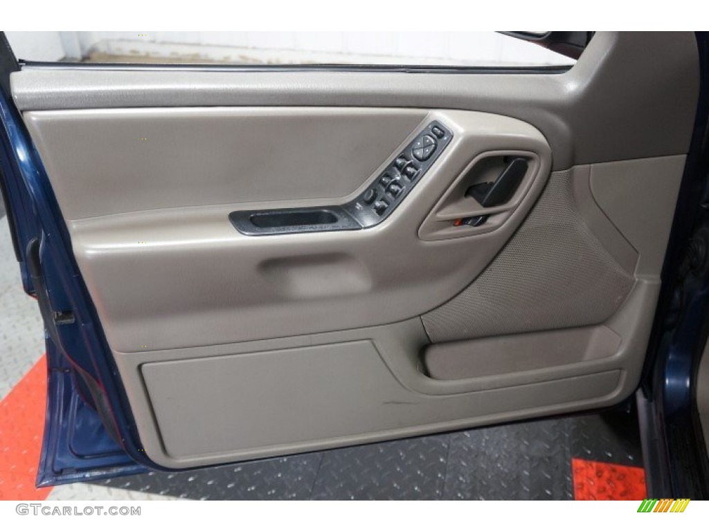 2003 Grand Cherokee Laredo 4x4 - Patriot Blue Pearl / Taupe photo #12