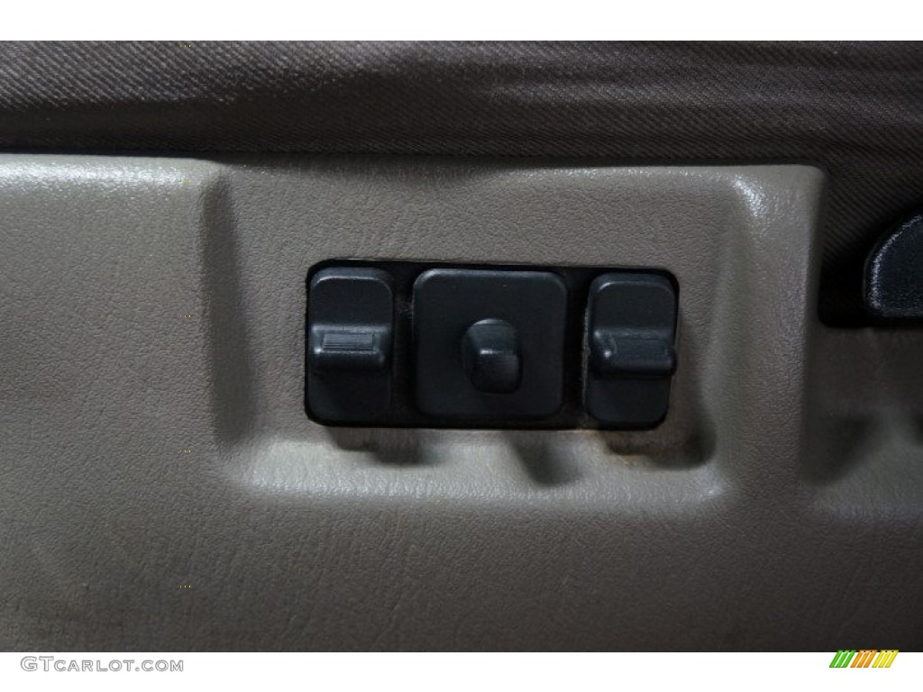 2003 Grand Cherokee Laredo 4x4 - Patriot Blue Pearl / Taupe photo #19