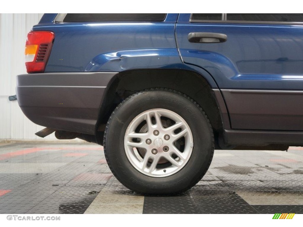 2003 Grand Cherokee Laredo 4x4 - Patriot Blue Pearl / Taupe photo #45