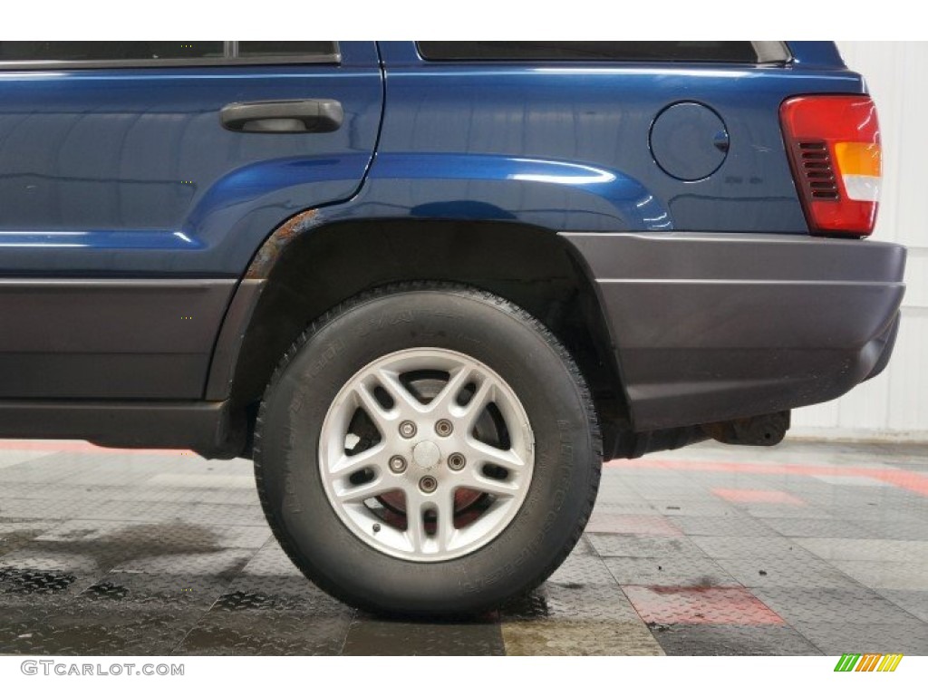 2003 Grand Cherokee Laredo 4x4 - Patriot Blue Pearl / Taupe photo #53
