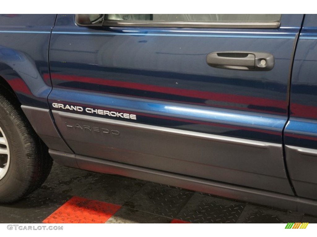 2003 Grand Cherokee Laredo 4x4 - Patriot Blue Pearl / Taupe photo #59