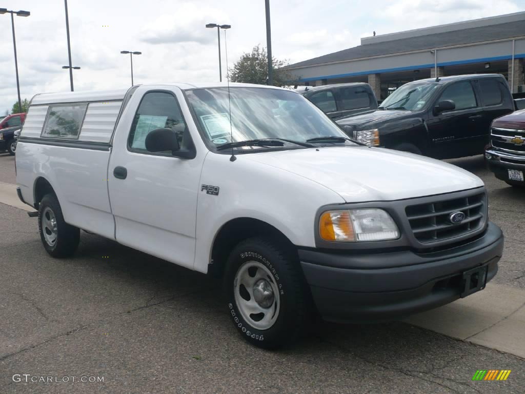 2002 F150 XL Regular Cab - Oxford White / Medium Graphite photo #3