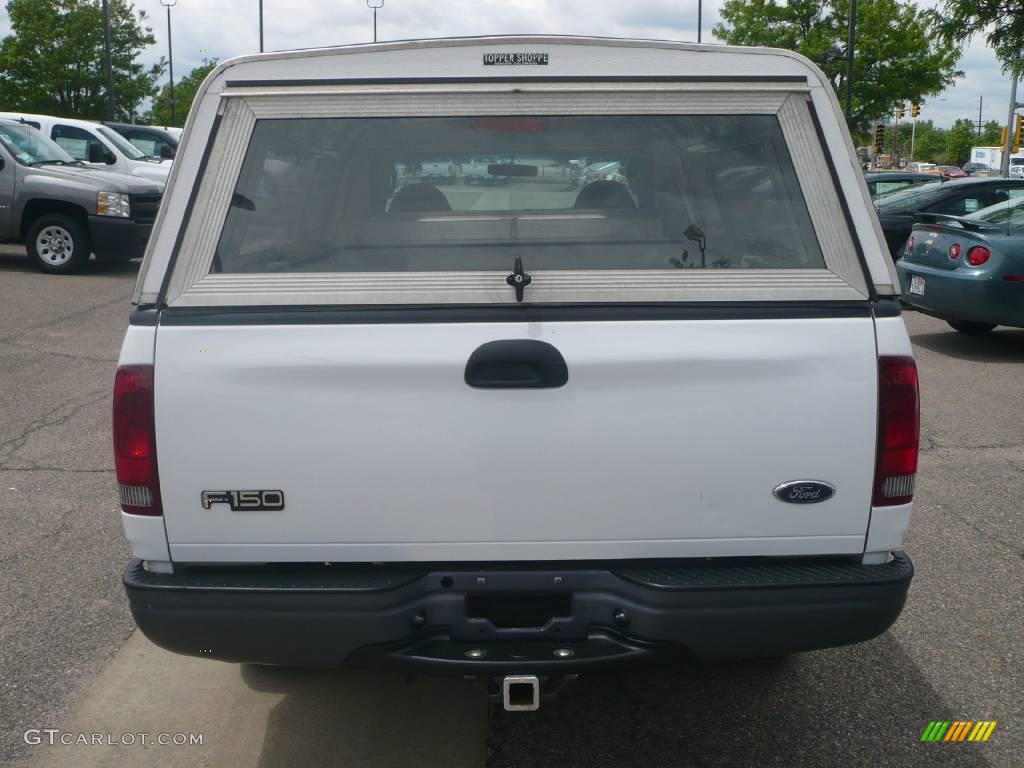 2002 F150 XL Regular Cab - Oxford White / Medium Graphite photo #5