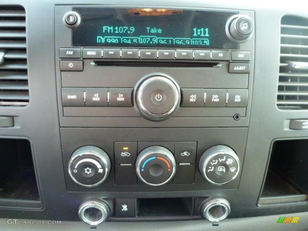 2008 Silverado 1500 LS Crew Cab 4x4 - Silver Birch Metallic / Light Titanium/Ebony Accents photo #24