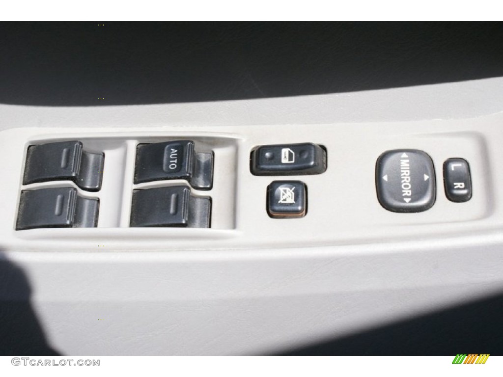 2004 4Runner SR5 - Galactic Gray Mica / Taupe photo #44