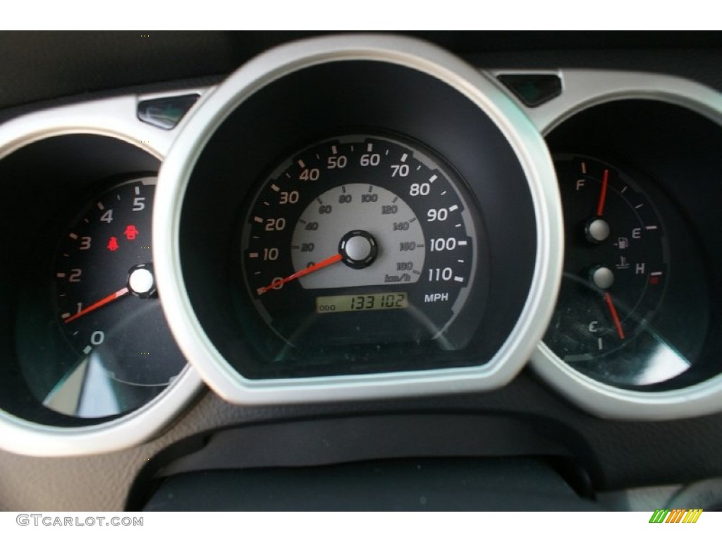 2004 4Runner SR5 - Galactic Gray Mica / Taupe photo #45