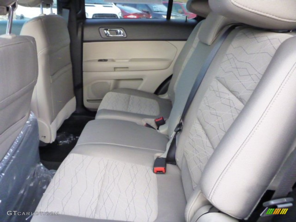 2015 Ford Explorer 4WD Rear Seat Photos