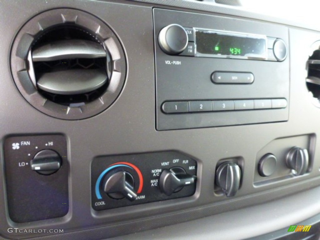 2015 Ford E-Series Van E450 Cutaway Commercial Moving Truck Controls Photos