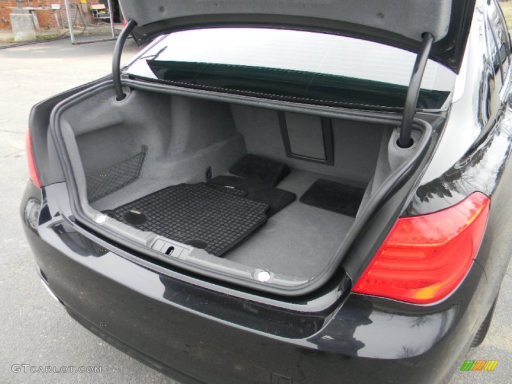 2009 BMW 7 Series 750Li Sedan Trunk Photos