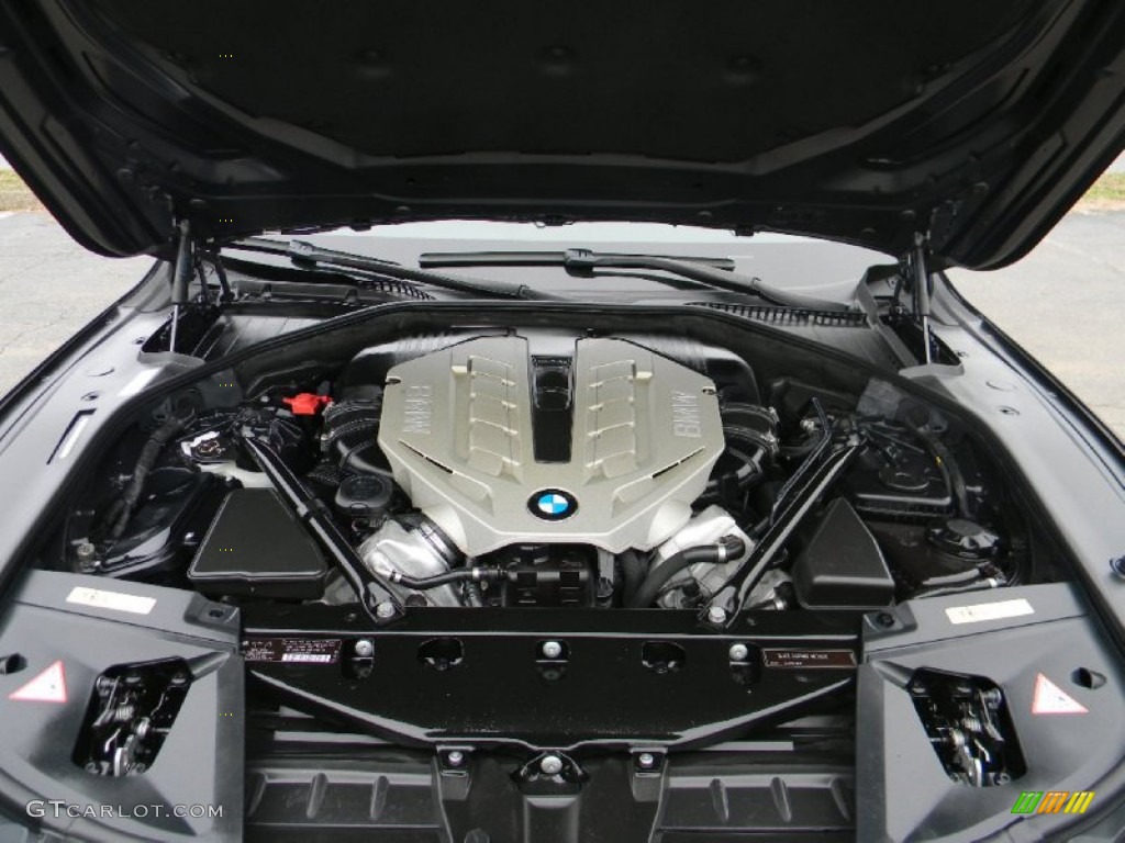 2009 BMW 7 Series 750Li Sedan Engine Photos