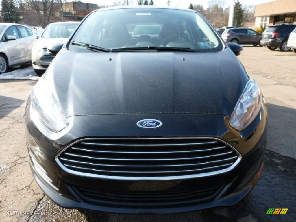 2015 Fiesta SE Hatchback - Tuxedo Black Metallic / Charcoal Black photo #5