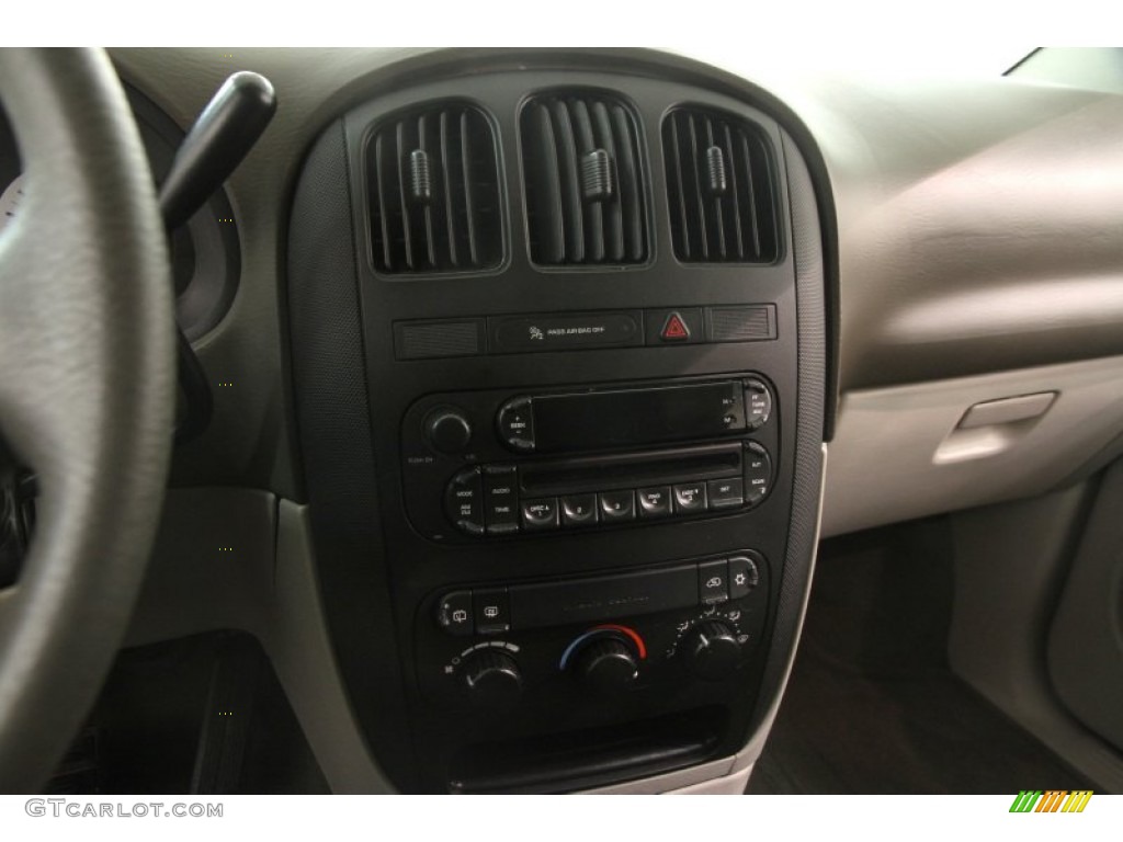 2006 Dodge Caravan SE Controls Photo #102065670