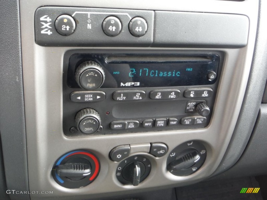 2005 Colorado LS Crew Cab 4x4 - Dark Cherry Red Metallic / Medium Dark Pewter photo #15