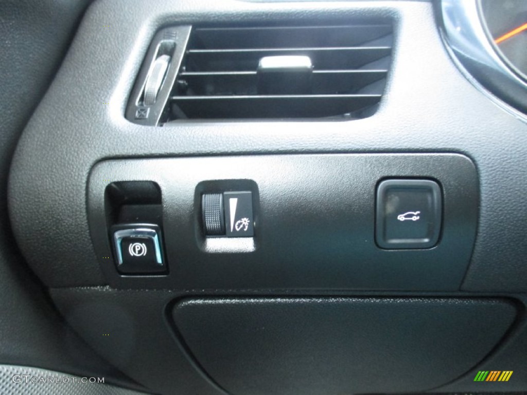 2014 Impala LS - Champagne Silver Metallic / Jet Black/Dark Titanium photo #18
