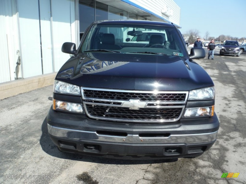 2006 Silverado 1500 Work Truck Regular Cab 4x4 - Black / Dark Charcoal photo #5