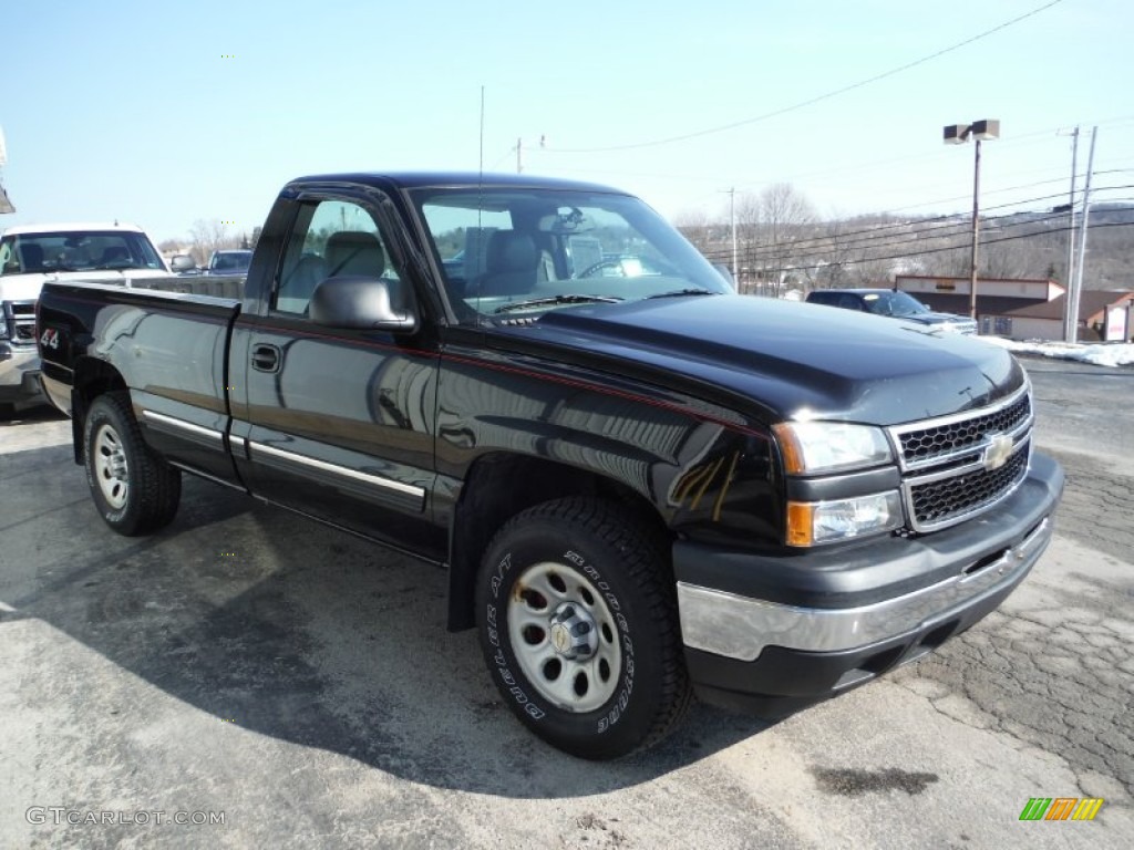 2006 Silverado 1500 Work Truck Regular Cab 4x4 - Black / Dark Charcoal photo #6