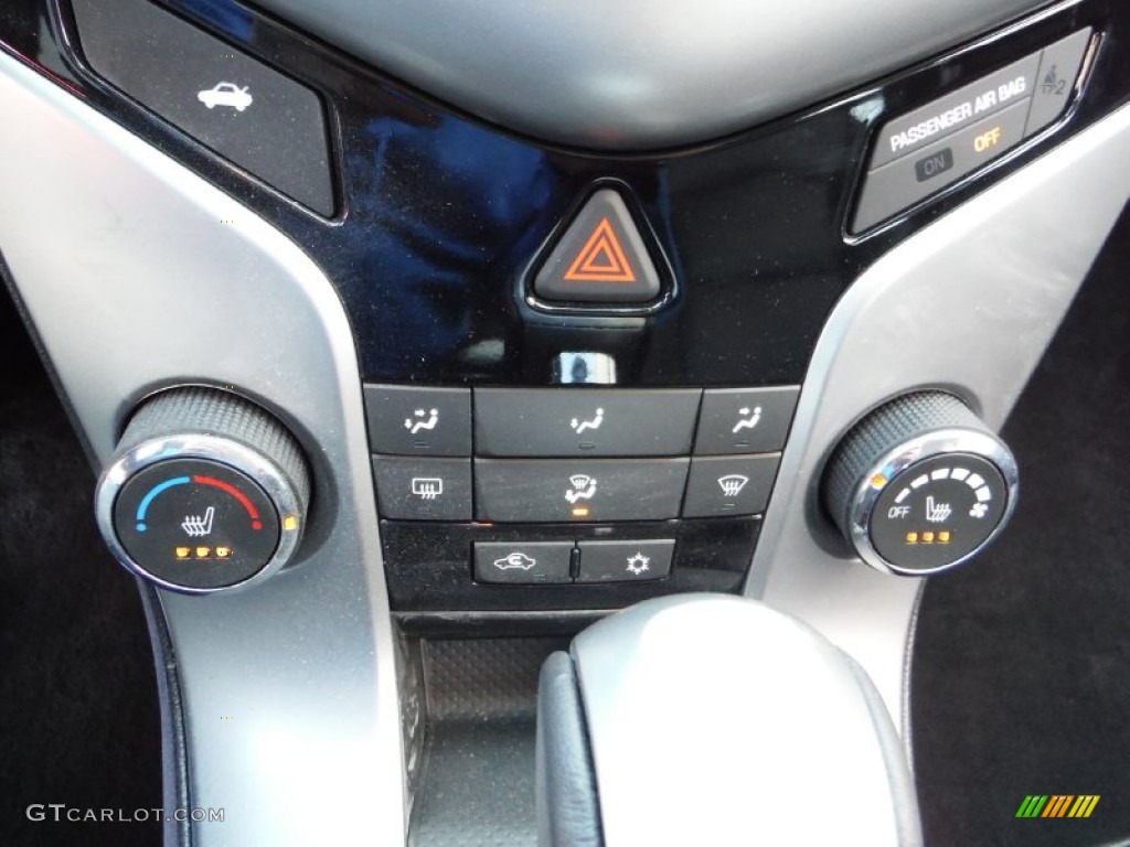 2015 Chevrolet Cruze LT Controls Photos