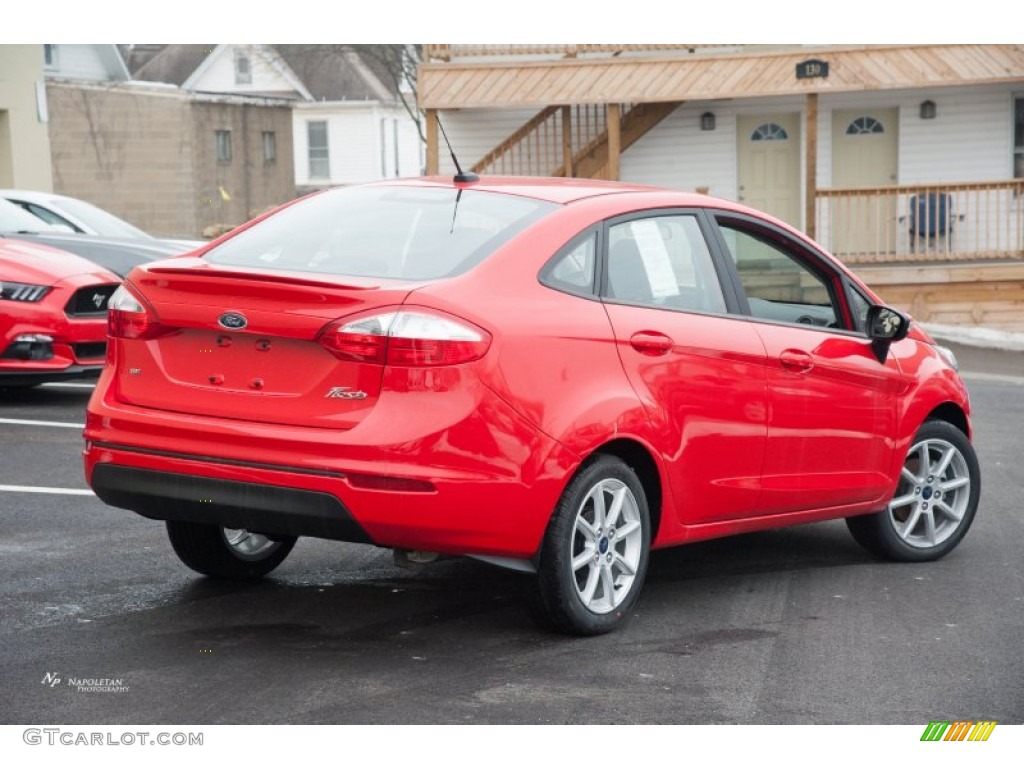 2015 Fiesta SE Sedan - Race Red / Charcoal Black photo #2