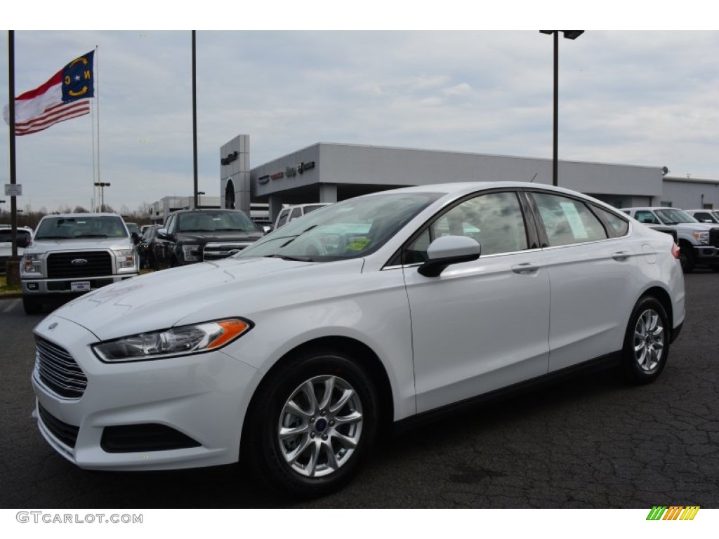 2015 Fusion S - Oxford White / Earth Gray photo #3