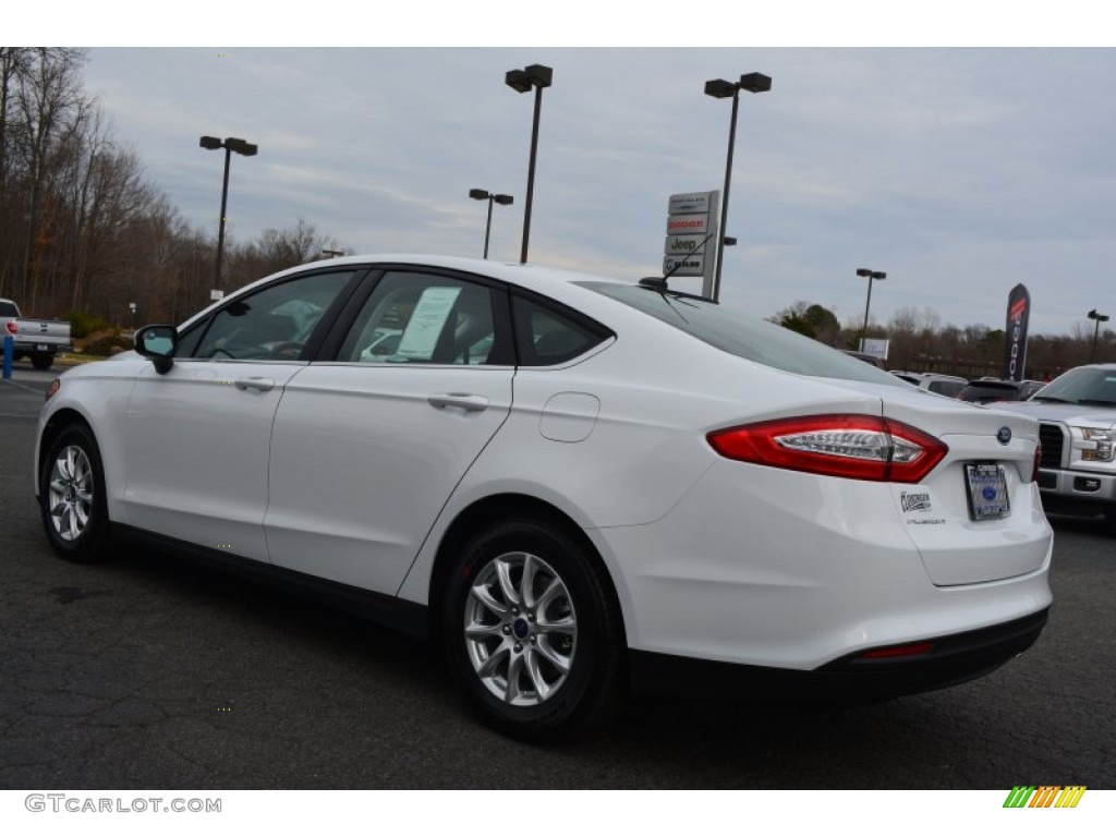 2015 Fusion S - Oxford White / Earth Gray photo #21