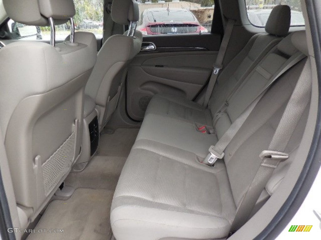 2013 Grand Cherokee Laredo 4x4 - Bright White / Dark Graystone/Medium Graystone photo #5