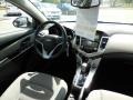 Summit White - Cruze LT Photo No. 11