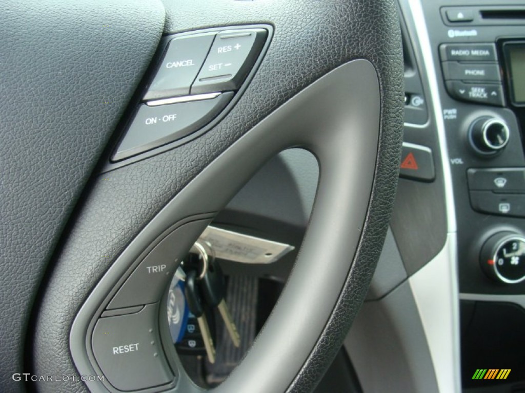 2013 Hyundai Sonata GLS Controls Photos