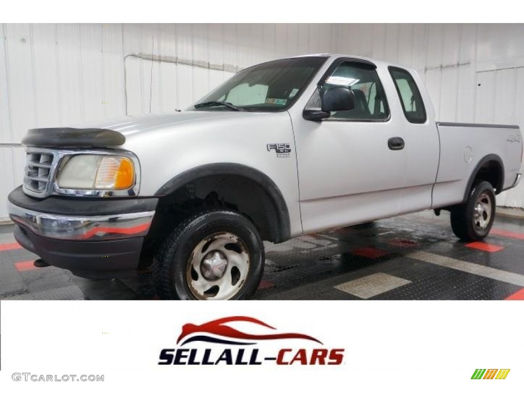 2001 F150 XL SuperCab 4x4 - Silver Metallic / Medium Graphite photo #1