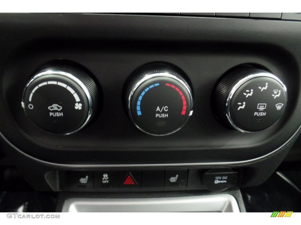 2015 Jeep Compass Latitude Controls Photo #102101574