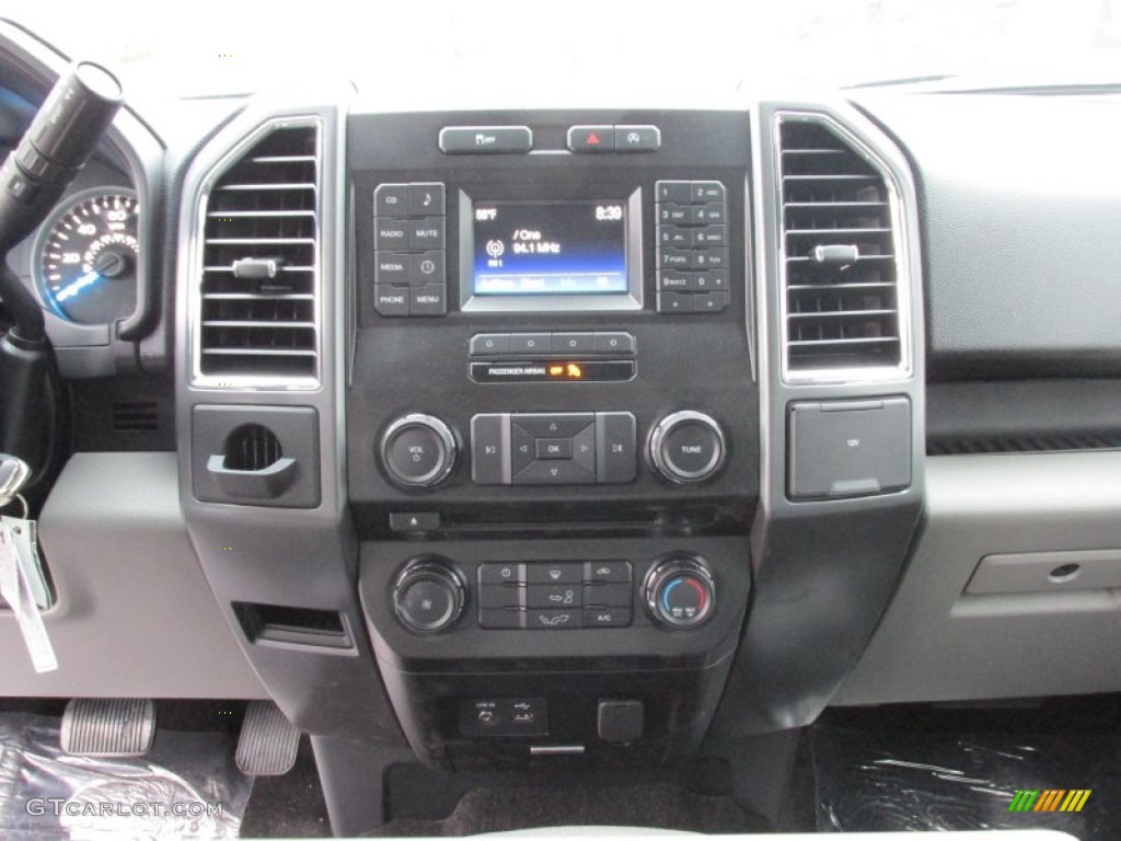 2015 Ford F150 XLT SuperCrew Controls Photo #102104067
