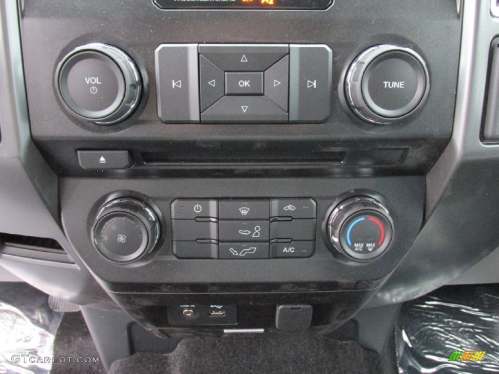 2015 Ford F150 XLT SuperCrew Controls Photo #102104117