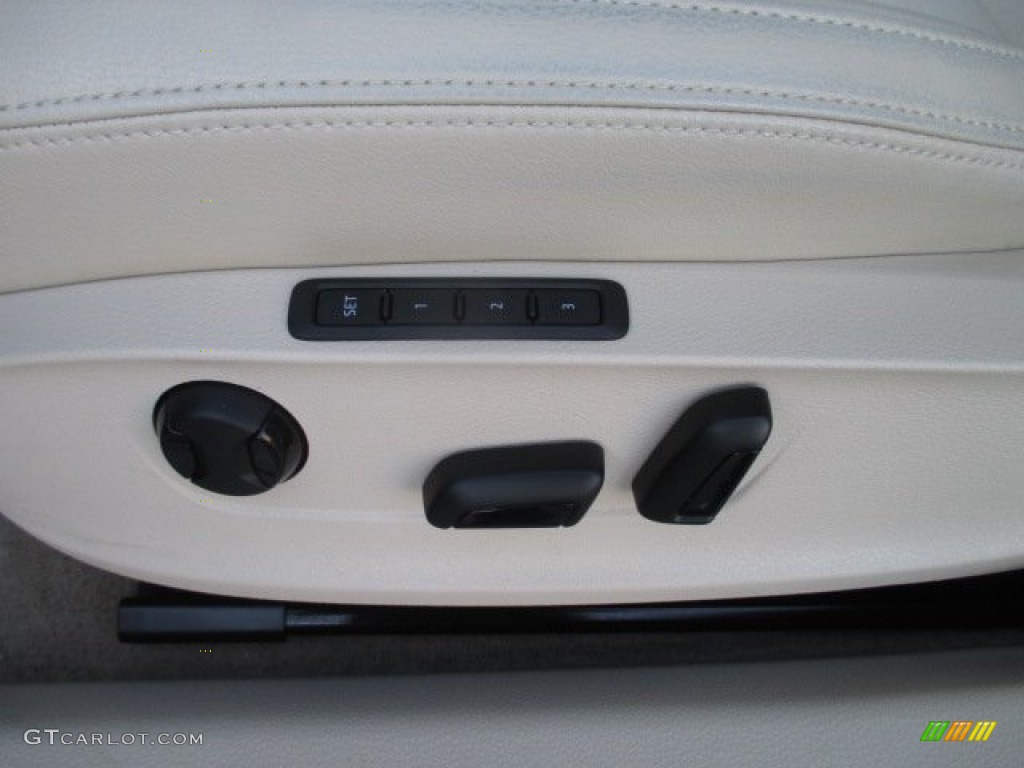 2014 Volkswagen Passat 1.8T SEL Premium Controls Photo #102116910