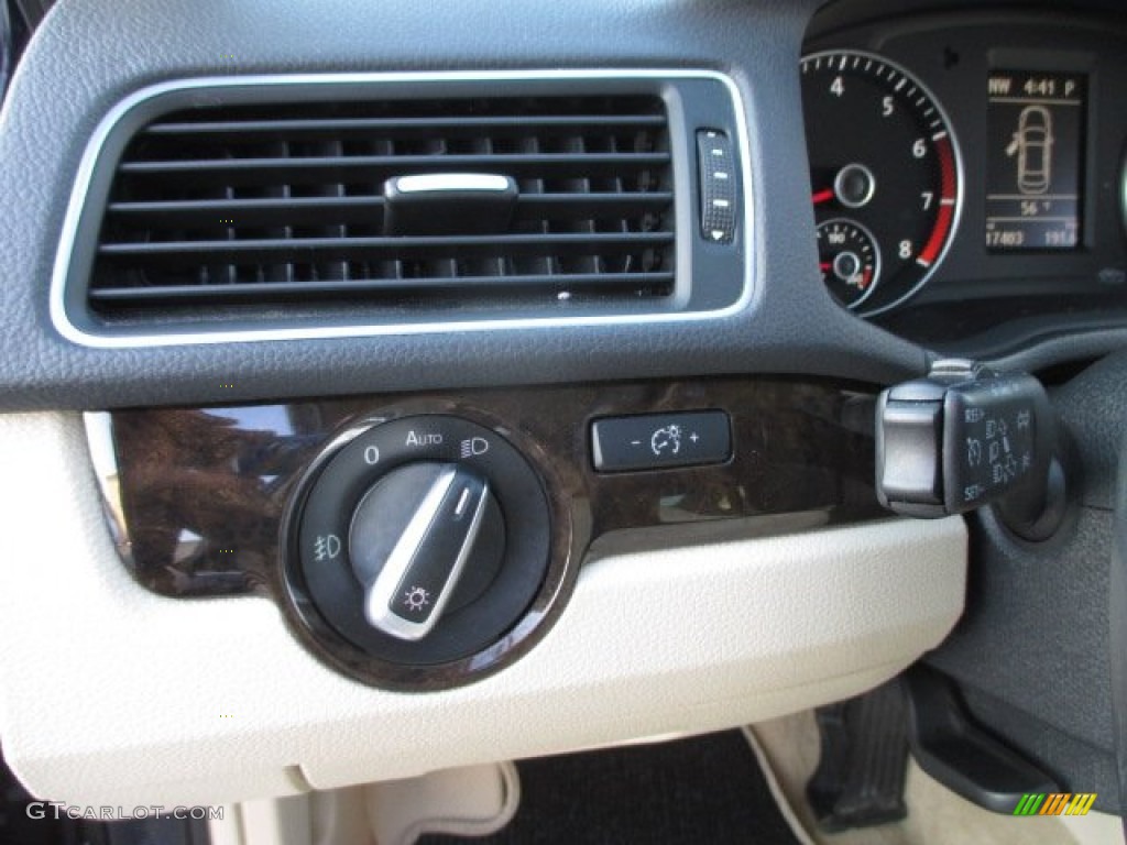 2014 Volkswagen Passat 1.8T SEL Premium Controls Photo #102116932