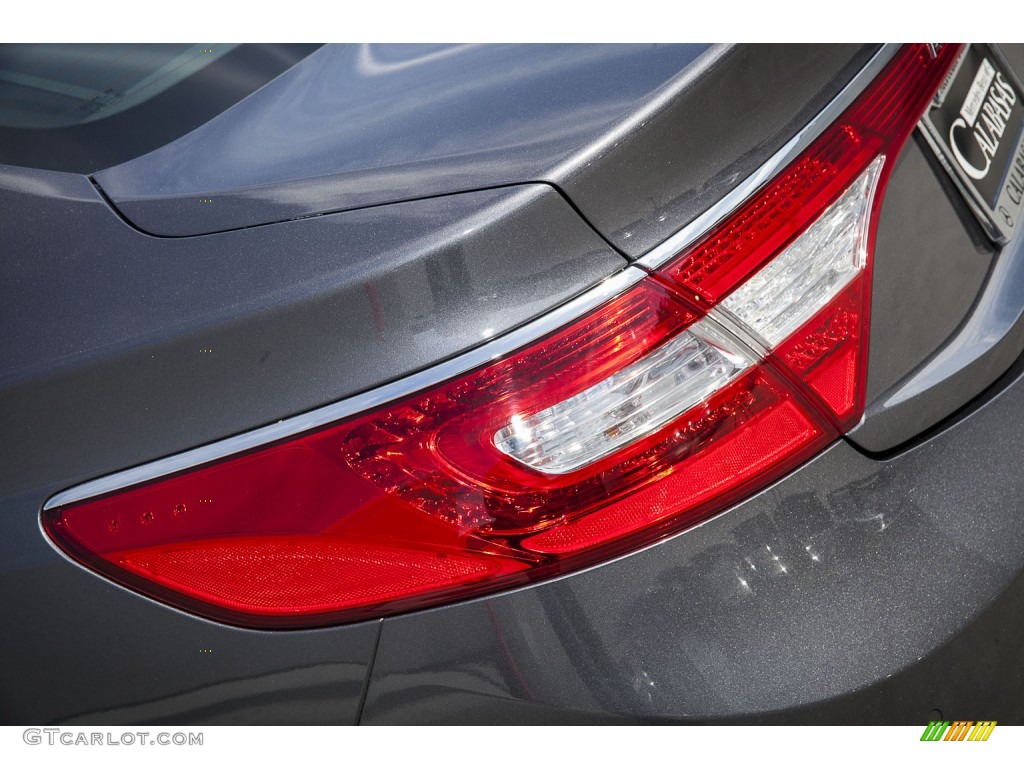 2012 Azera  - Smoke Gray Metallic / Black photo #28