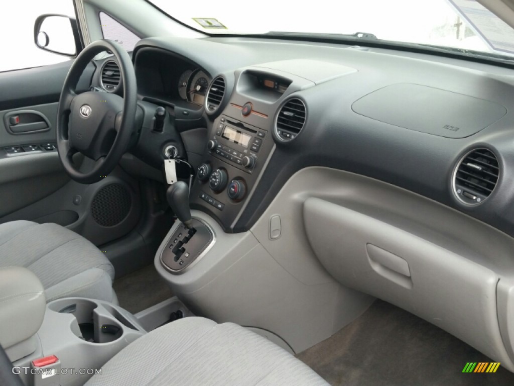 2007 Kia Rondo LX Beige Dashboard Photo #102122484