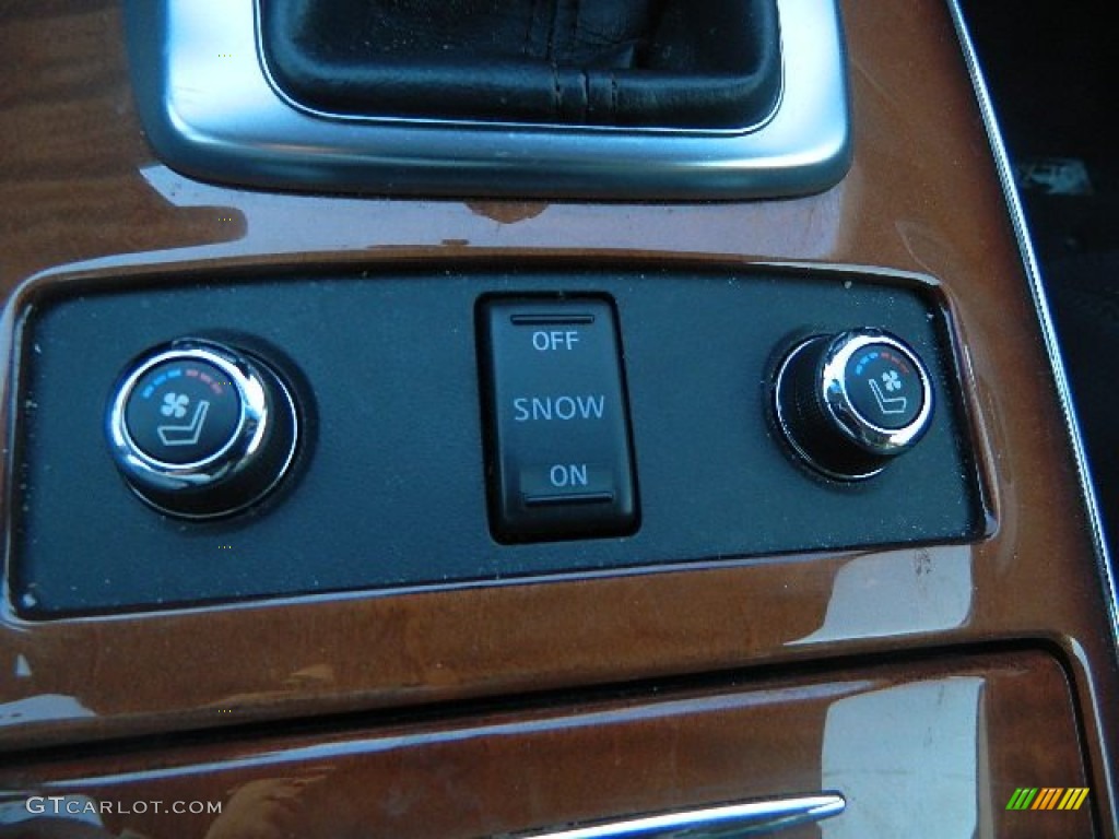 2014 Infiniti QX70 AWD Controls Photo #102124461