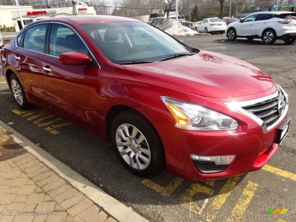 2015 Altima 2.5 S - Cayenne Red / Charcoal photo #3