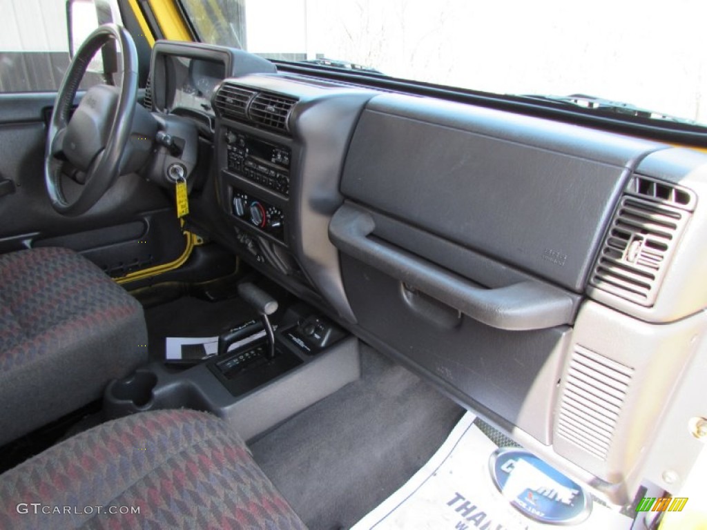 2000 Wrangler SE 4x4 - Solar Yellow / Agate photo #13