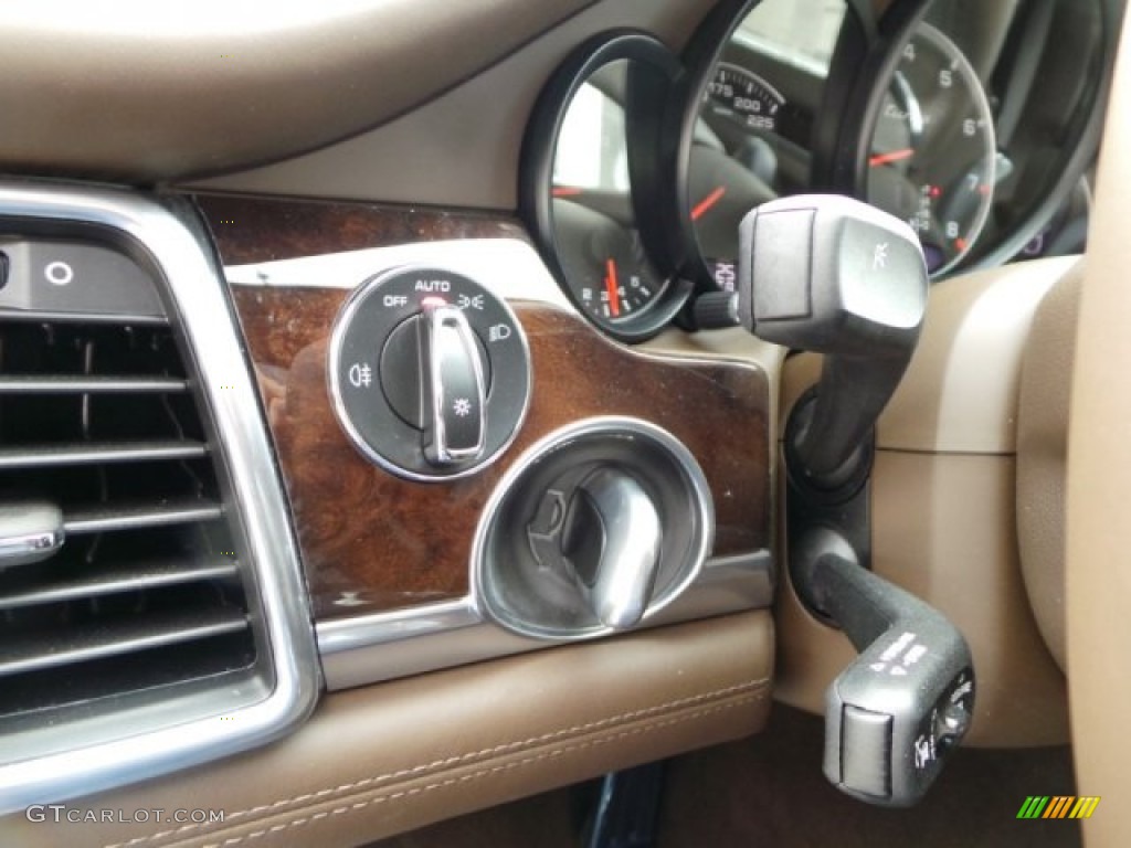 2015 Porsche Panamera Turbo Controls Photo #102137143