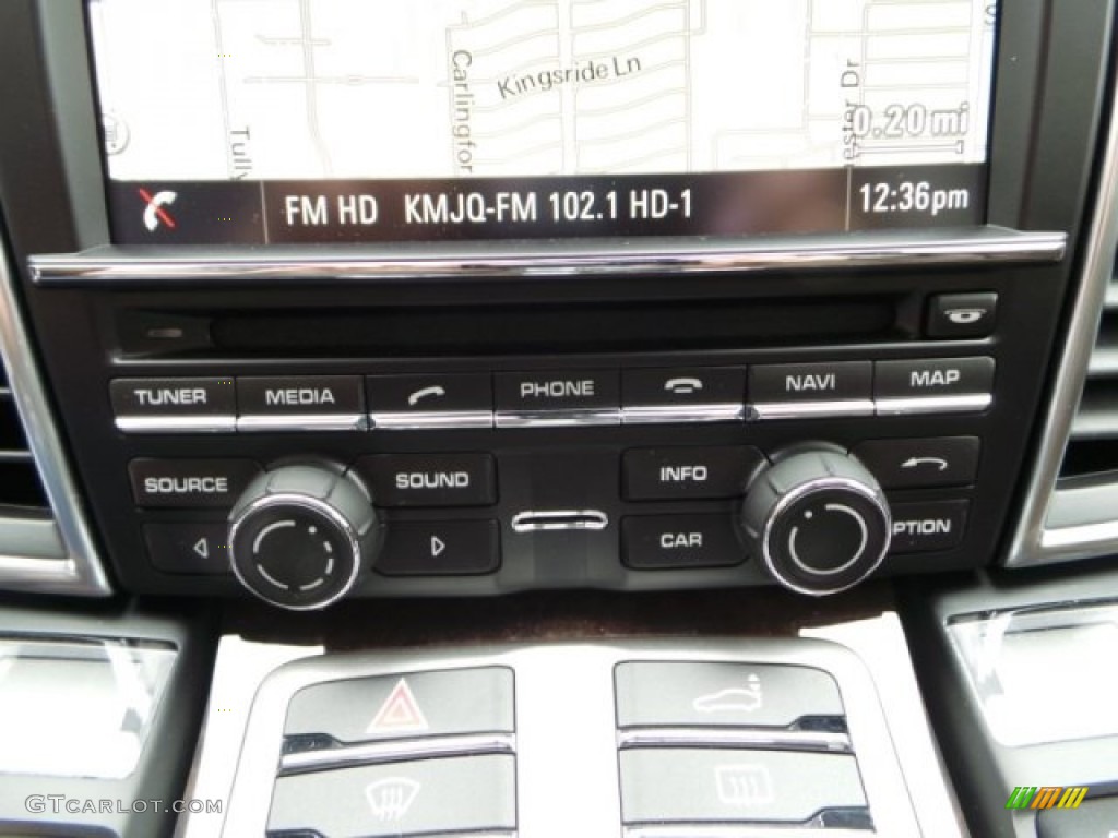 2015 Porsche Panamera Turbo Controls Photo #102137274