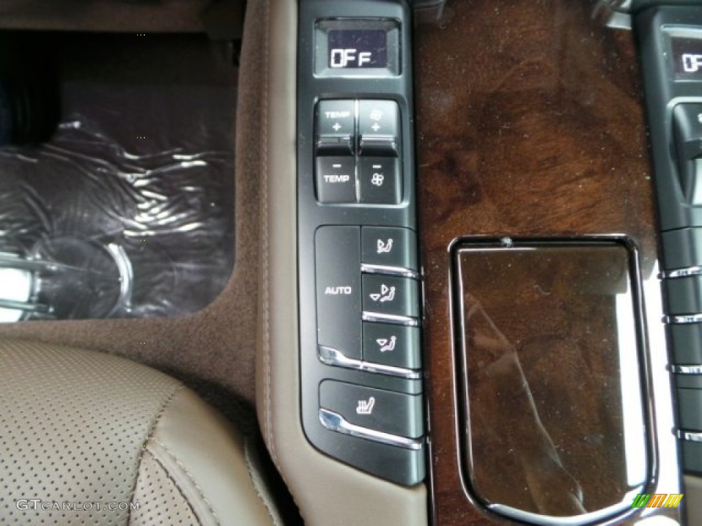 2015 Porsche Panamera Turbo Controls Photo #102137361
