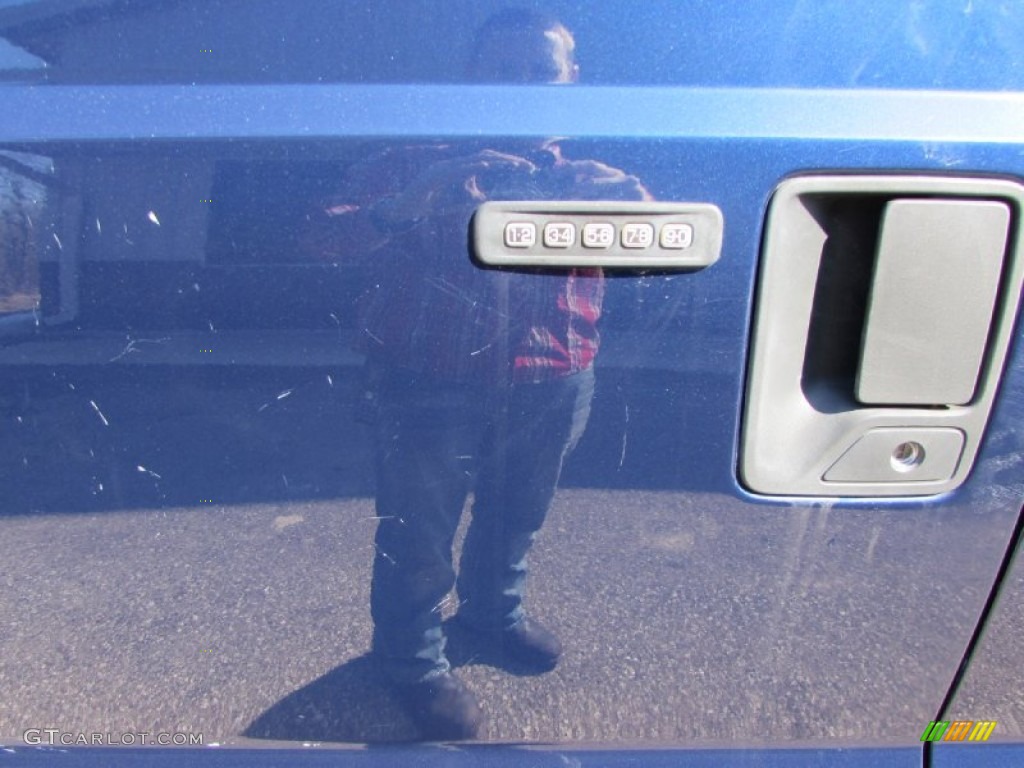 2008 F350 Super Duty Lariat Crew Cab 4x4 - Dark Blue Pearl Metallic / Camel photo #13