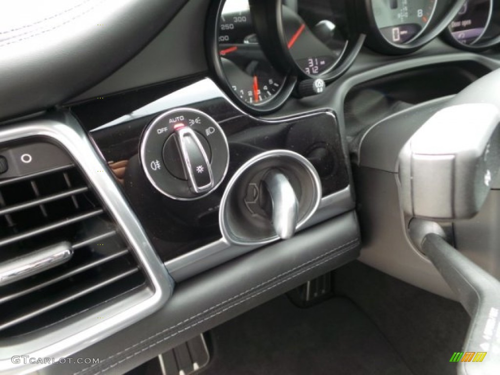 2015 Porsche Panamera S Controls Photo #102137817
