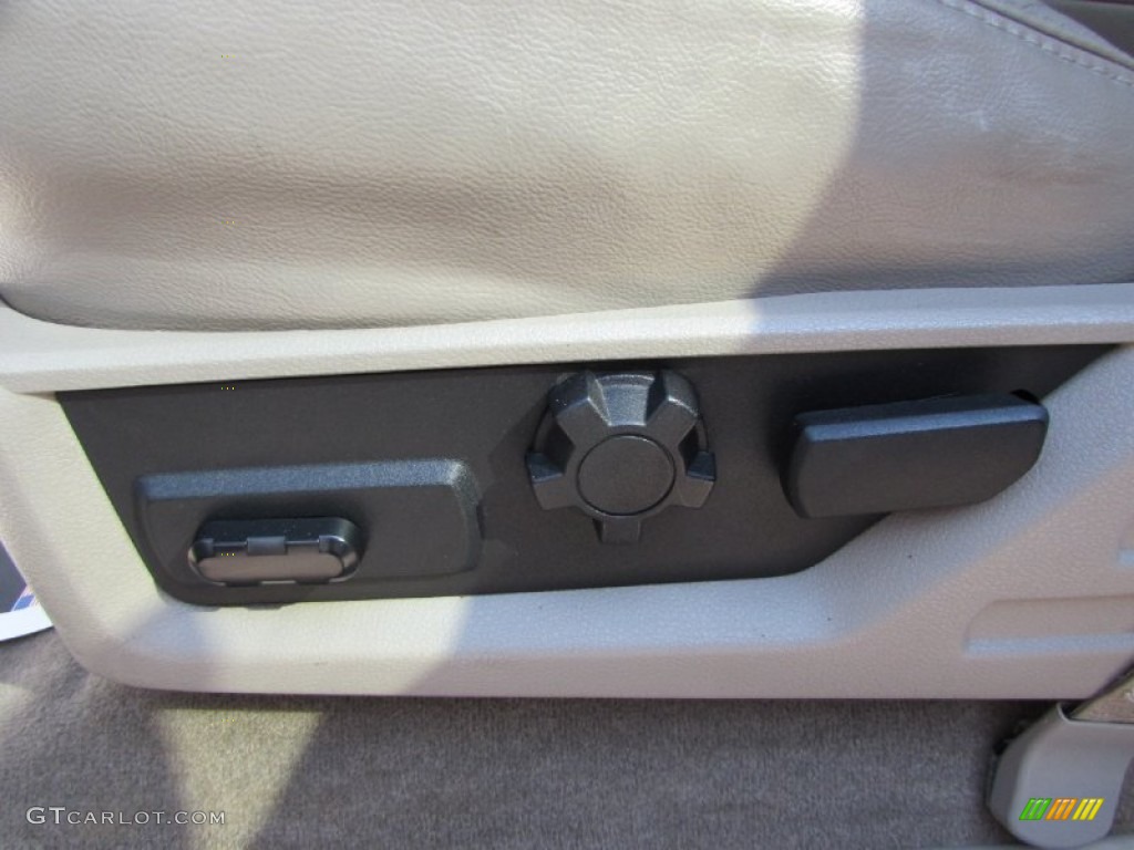 2008 F350 Super Duty Lariat Crew Cab 4x4 - Dark Blue Pearl Metallic / Camel photo #32