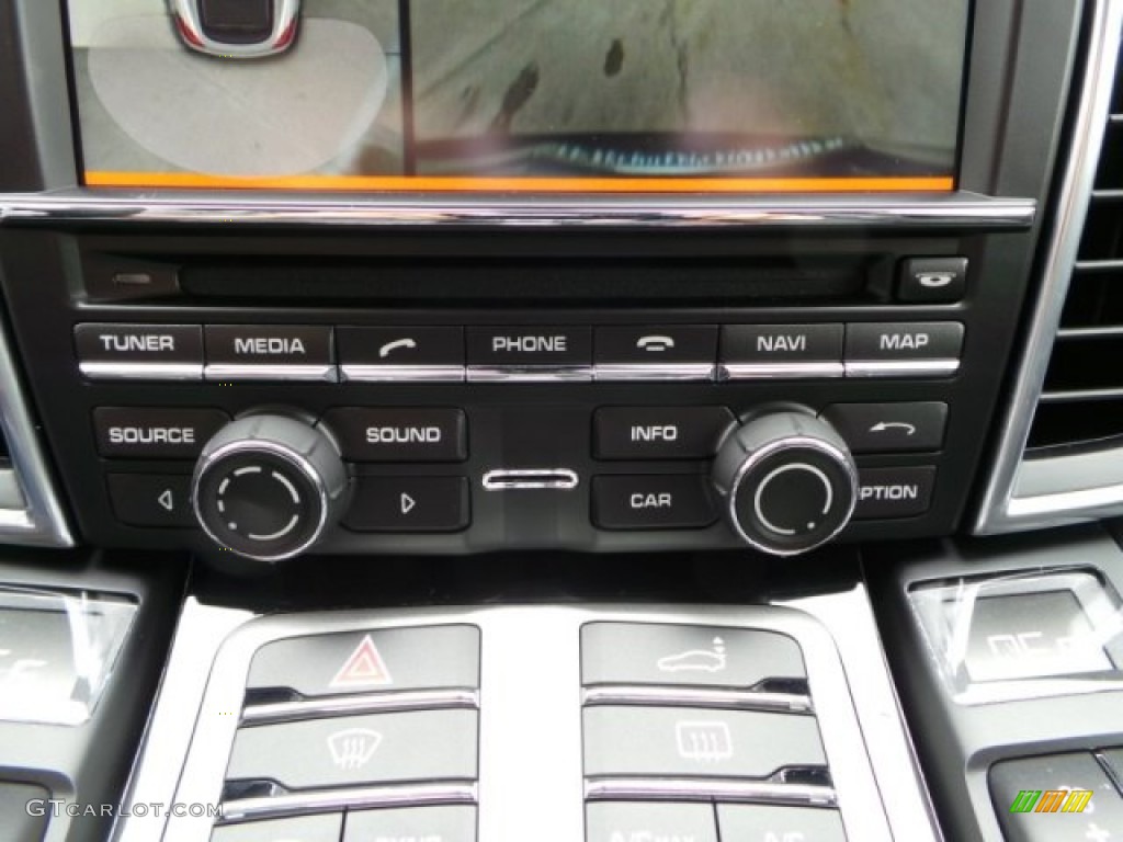2015 Porsche Panamera S Controls Photo #102137958